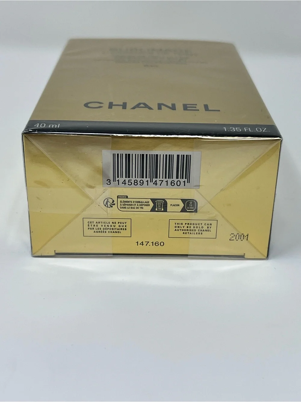 CHANEL Sublimage L’Essence de Teint Ultimate Serum Foundation, shade B40, 40 mL